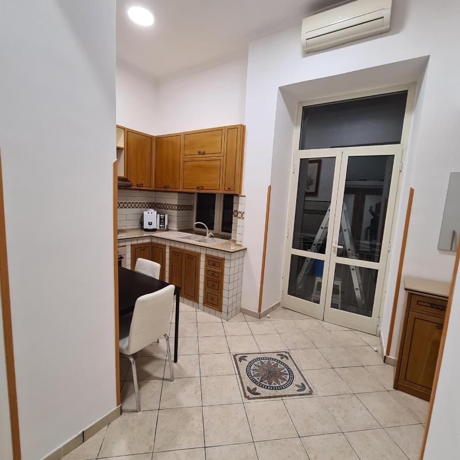Апартаменты Casa Mia Al Plebiscito Неаполь Экстерьер фото